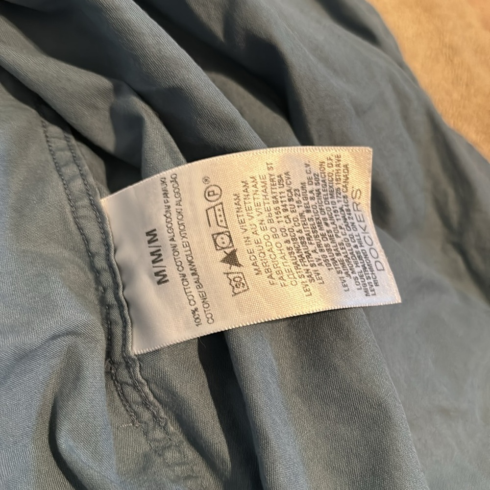 Means dockers button down -size medium- - Picture 6 of 6